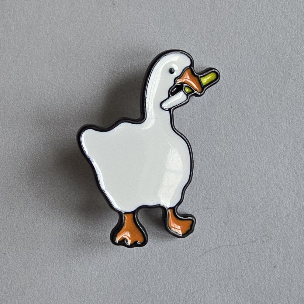 Goose with a knife pin enamel lapel brooch bird duck white black - Picture 9 of 9